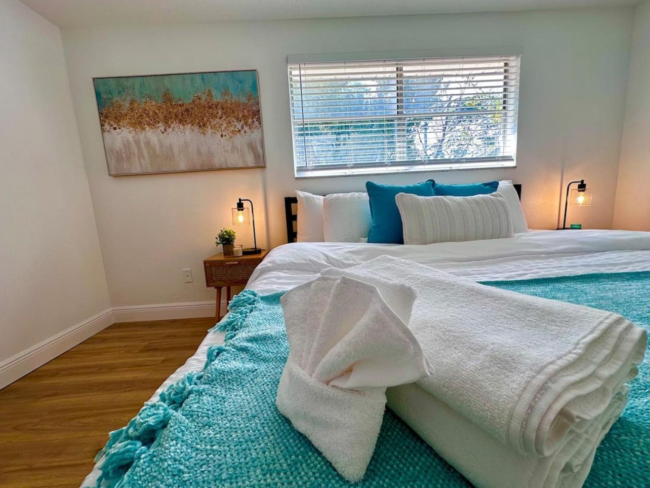 Beautiful And Relaxing 3 Bedrooms 2 Kings Beds Tampa Kültér fotó